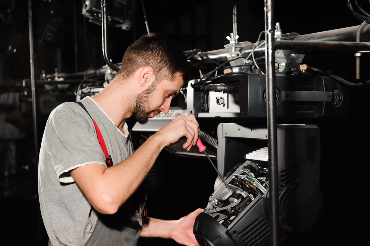 What to Know about Electrical Technicians that Work in Film